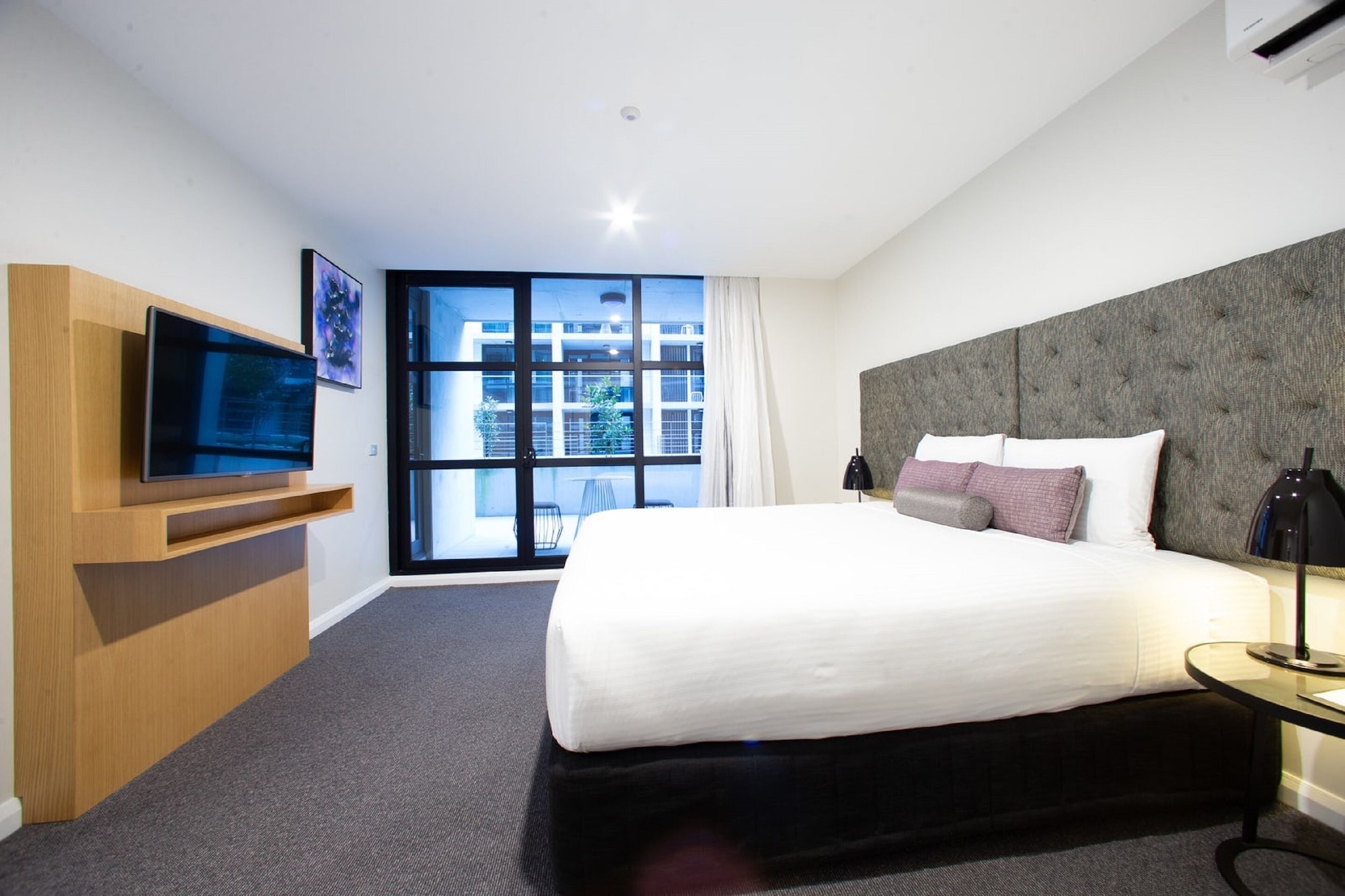 SUPERIOR, KING BED, BALCONY