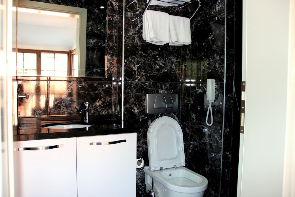 Venus Suite Hotel 49/50
