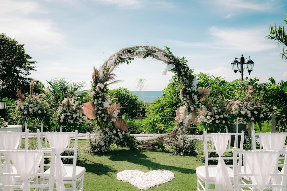 Bali Dynasty Resort 60/64