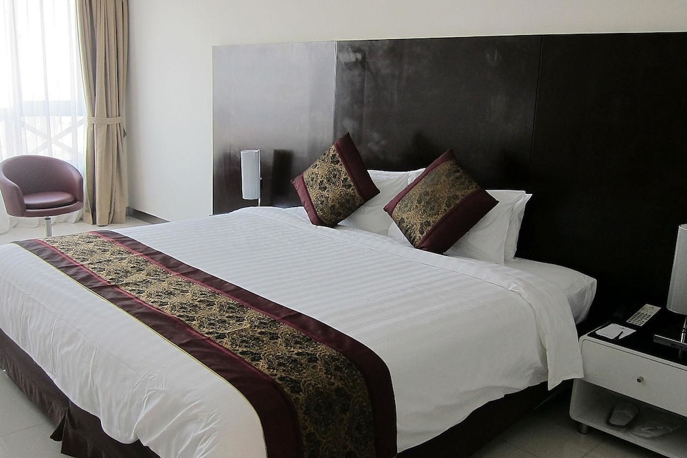 Clifford Hotel 13/32