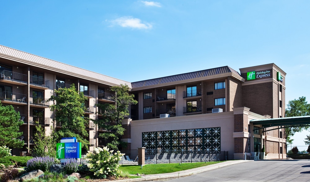 Holiday Inn Express Rolling Mdws Schaumburg Area 1/33