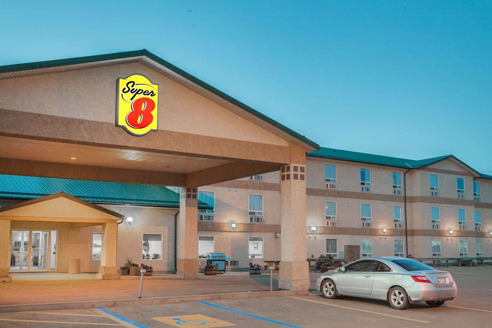 Super 8 Swan River Mb 3/35