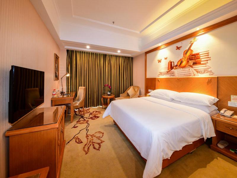 Vienna Hotel (Kunshan Qingyang North Road Wanda) 11/25