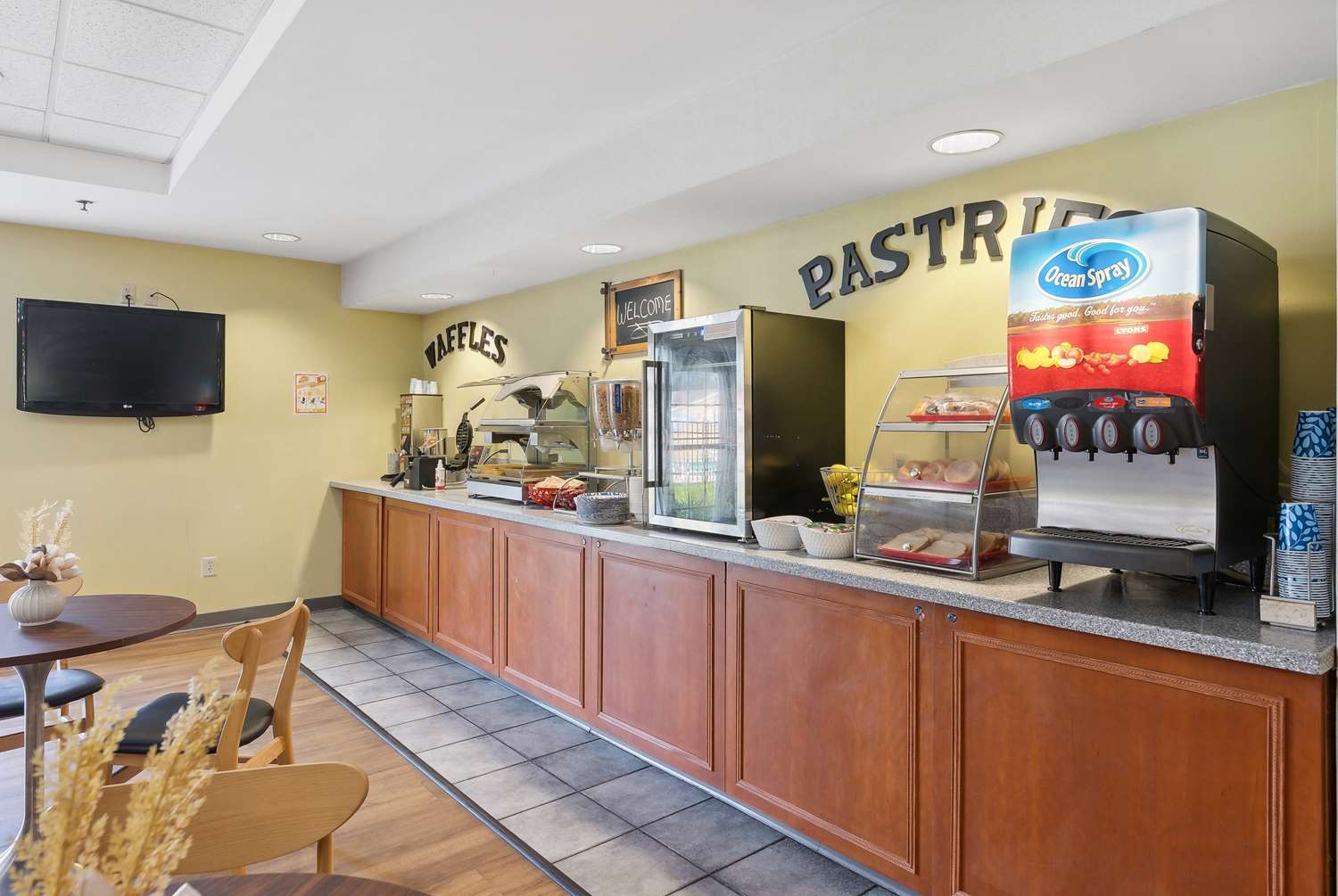 Ramada by Wyndham Saco/Old Orchard Beach Area 8/48