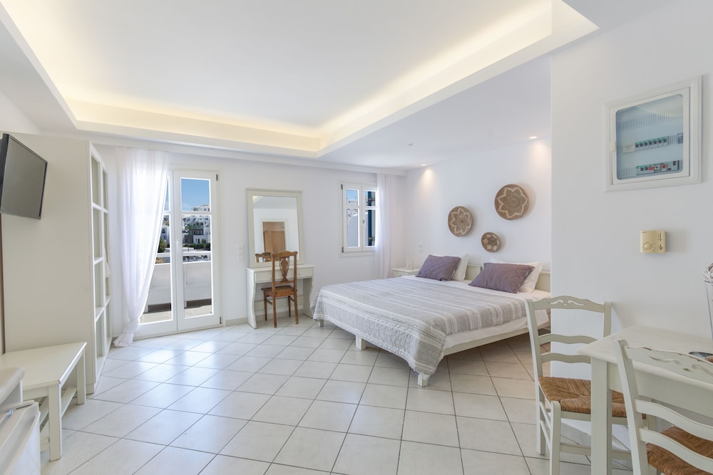 Alexandros Studios And Apartments 26/76