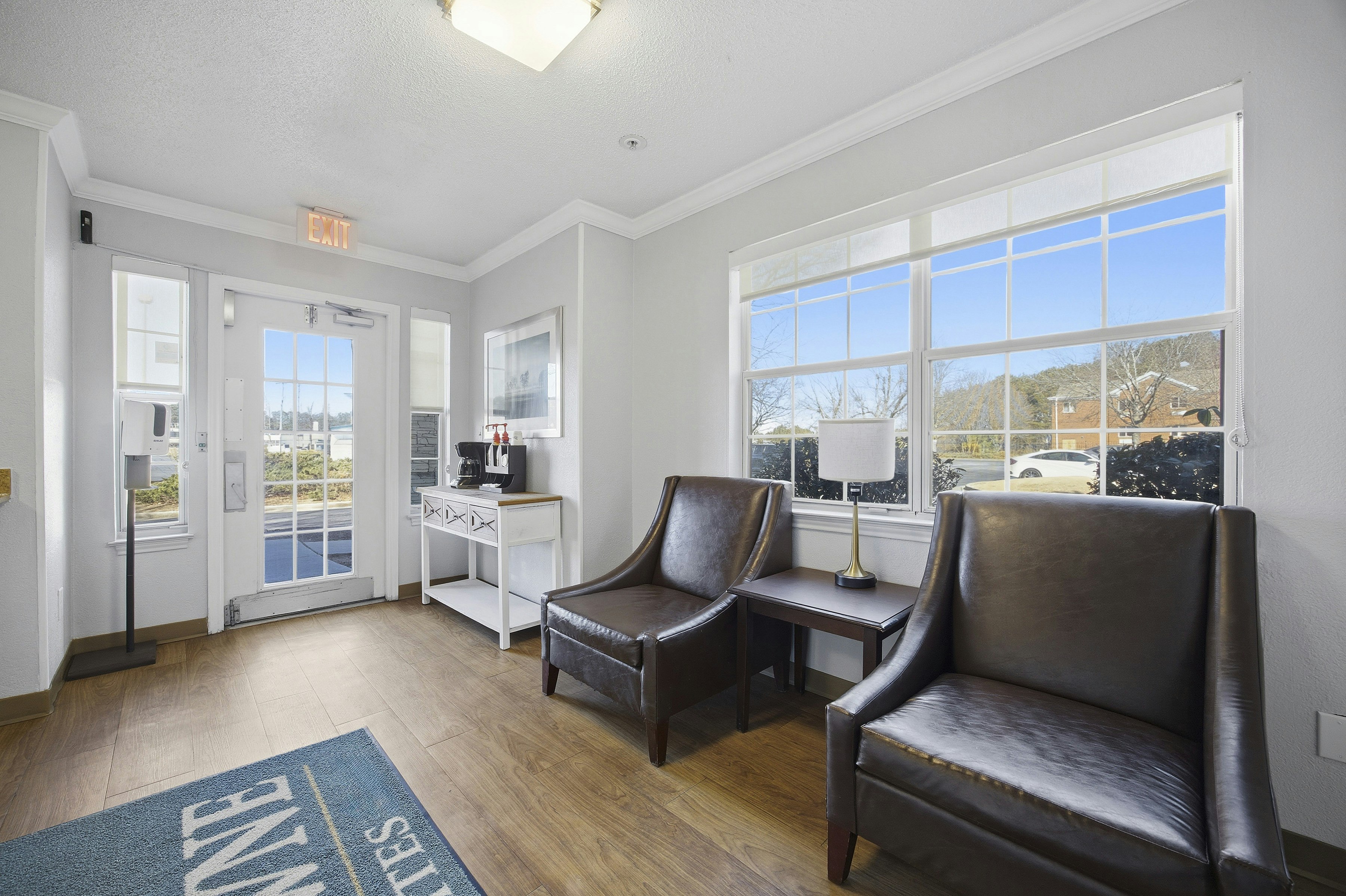 HomeTowne Studios by Red Roof Atlanta NE - Peachtree Corners 32/50