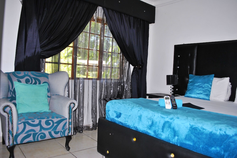 Lapologa Bed And Breakfast 8/34