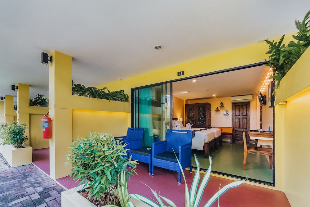 Cc S Hideaway Hotel 13/59