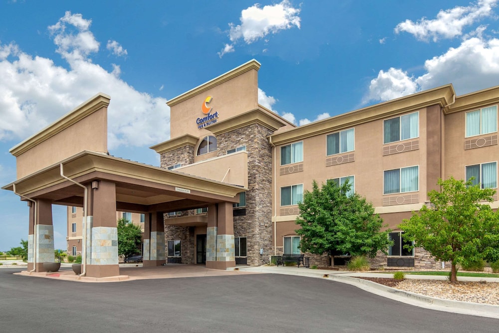 Comfort Inn and Suites Brighton Denver NE Medical Center 1/34