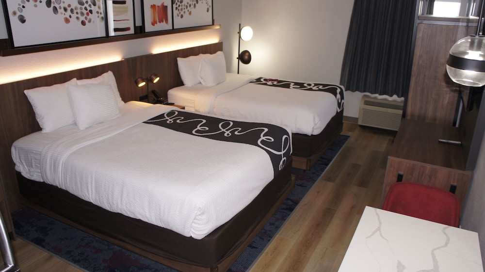Hawthorn Extended Stay by Wyndham Knoxville 27/46