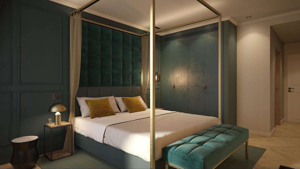 Estate, King Bed