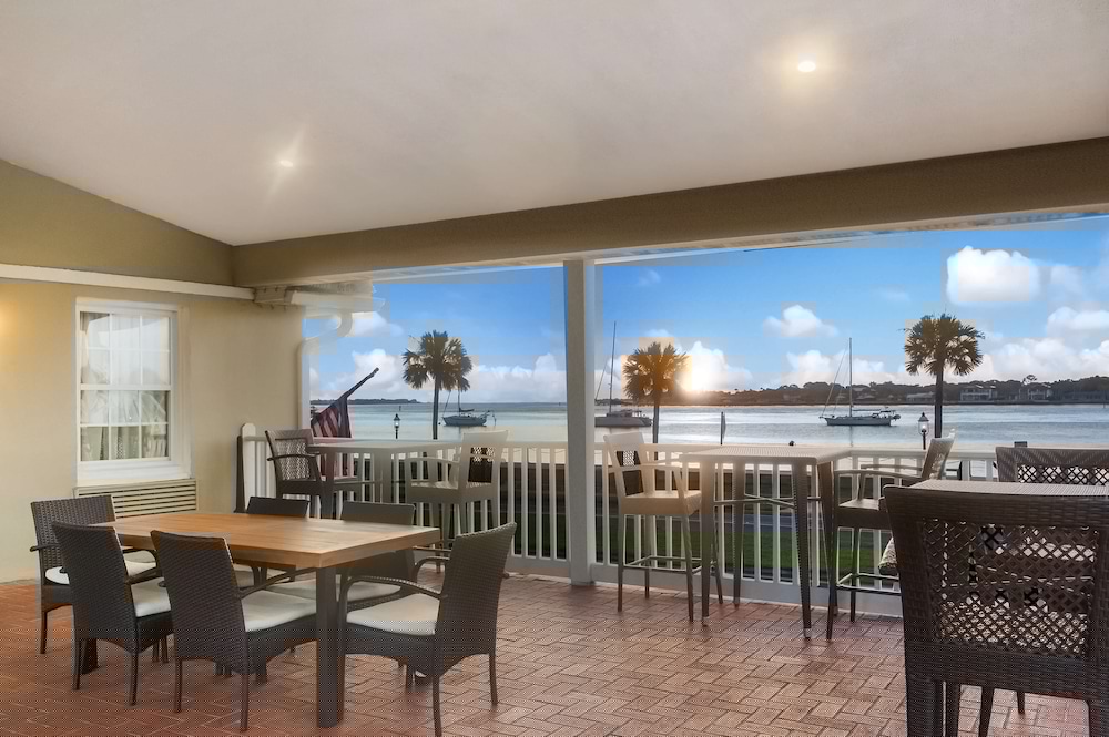 Best Western Historic Bayfront 34/39