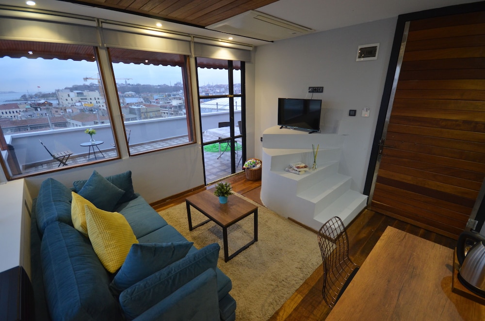 Unver Galata Apart 29/53
