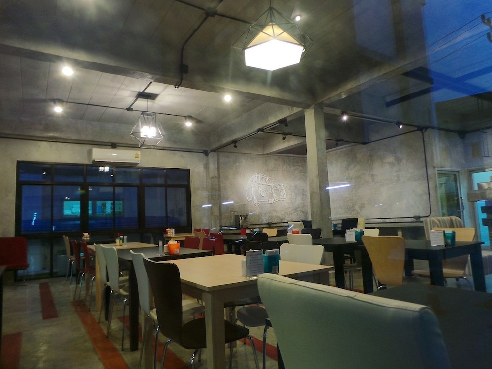 The Icon Service Apartment 28/36
