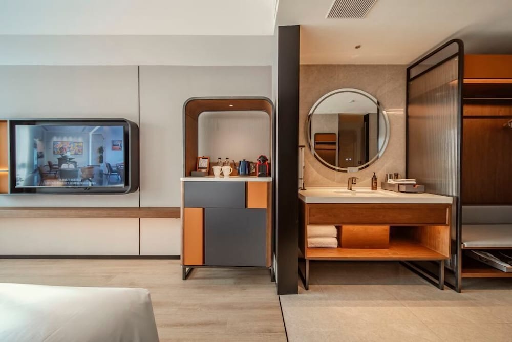 UrCove by Hyatt Chengdu Wenshufang Chunxi Road 43/50