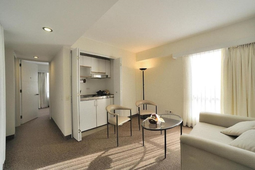 Roosevelt Hotel And Suites 48/65
