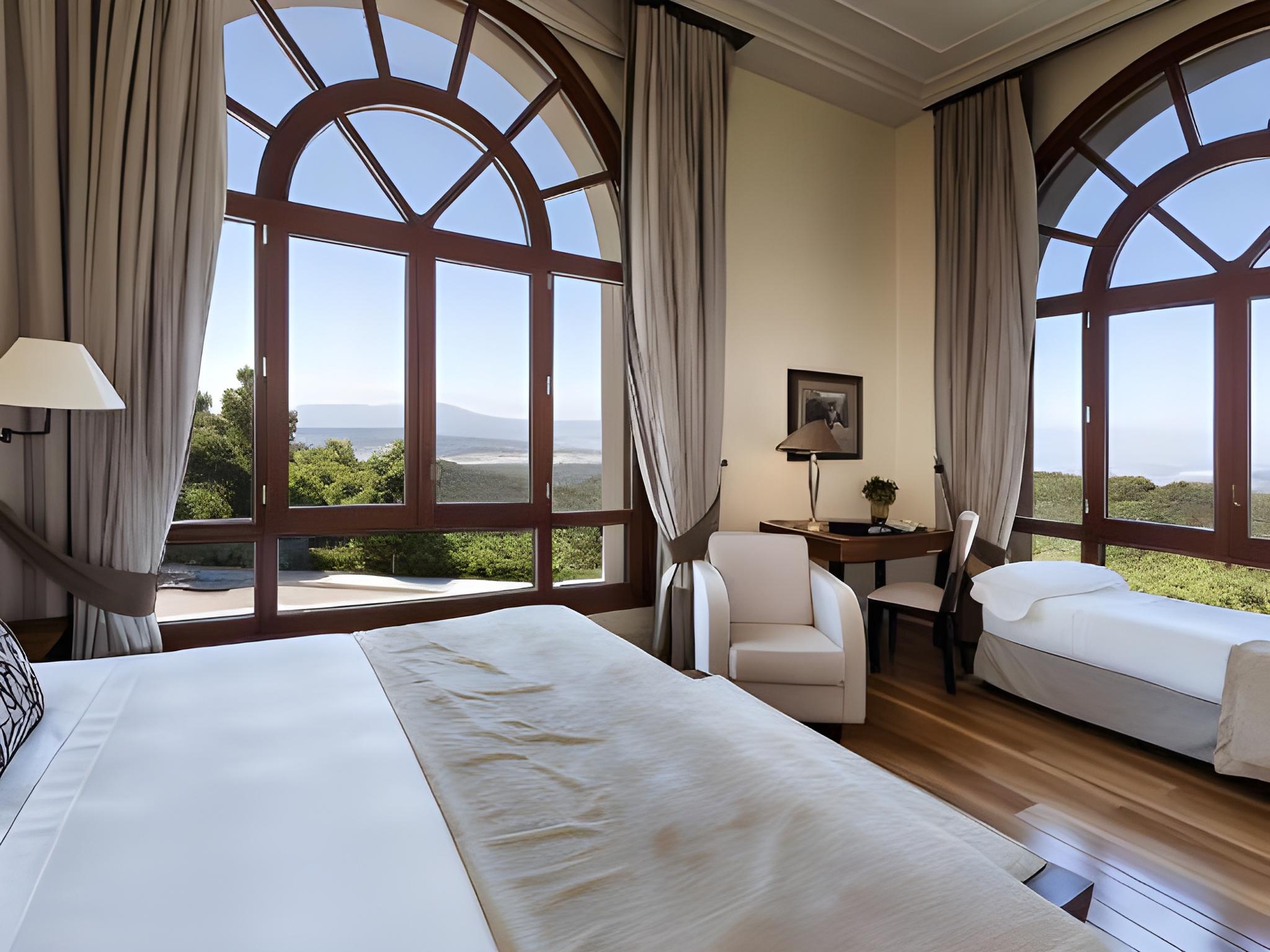 DELUXE, MOUNTAIN VIEW