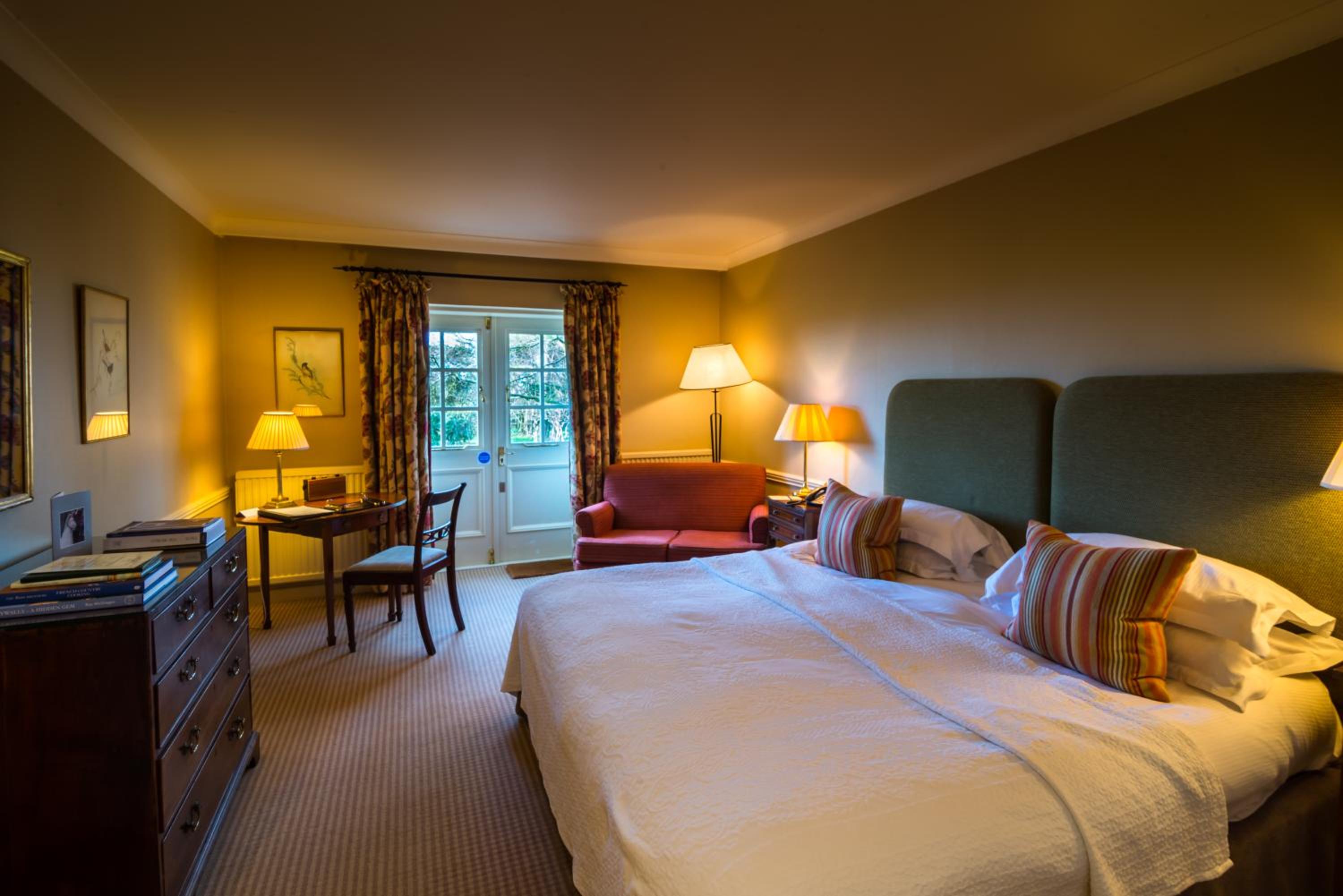 Room, King Bed, Large, Main Building