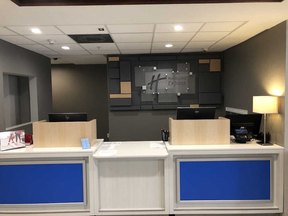 Holiday Inn Express West Palm Beach Metrocentre 10/74