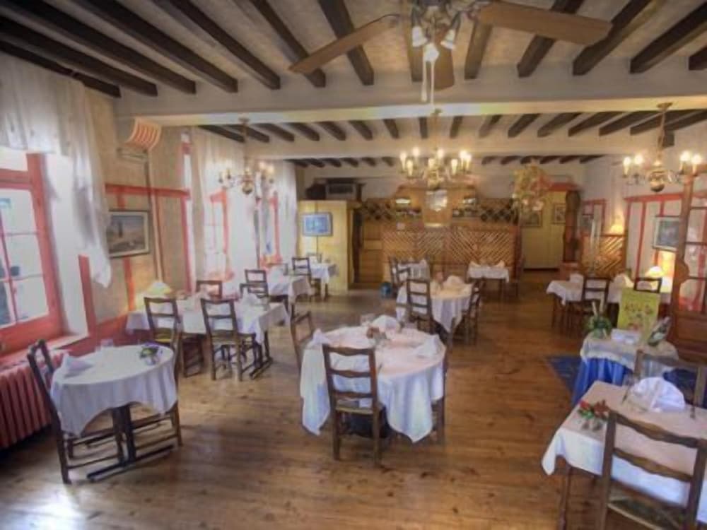 Hotel de Nevers 22/25