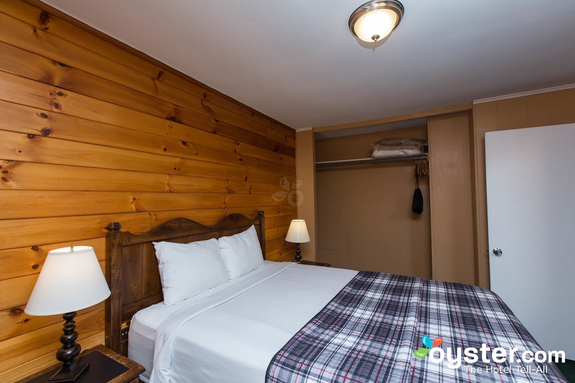 1 Bedroom, Efficiency, Suite, 1 Queen and 1 Bunk Bed, Sofa