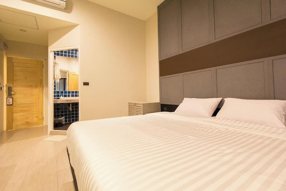 Lazy Sunday Hostel 18/50