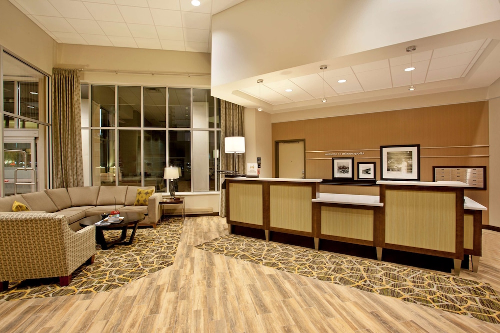 Hampton Inn and Suites Minneapolis Downtown 9/45