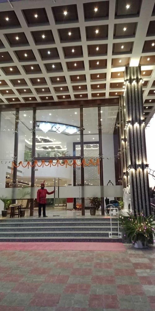 Dhamma Grand Hotel Resort 5/31