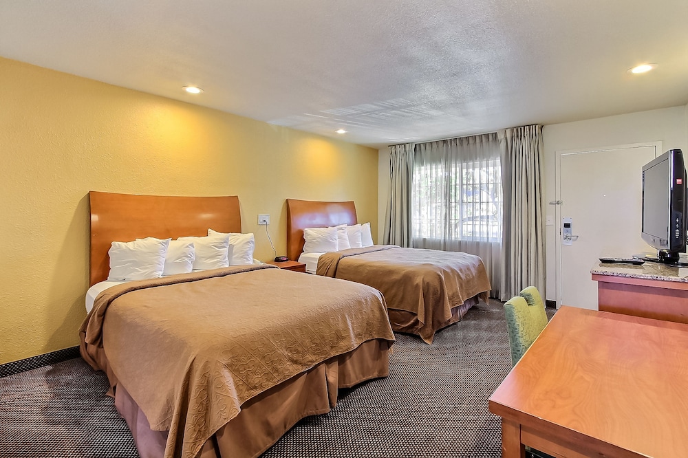 Quality Inn Santa Cruz Downtown Area 25/42