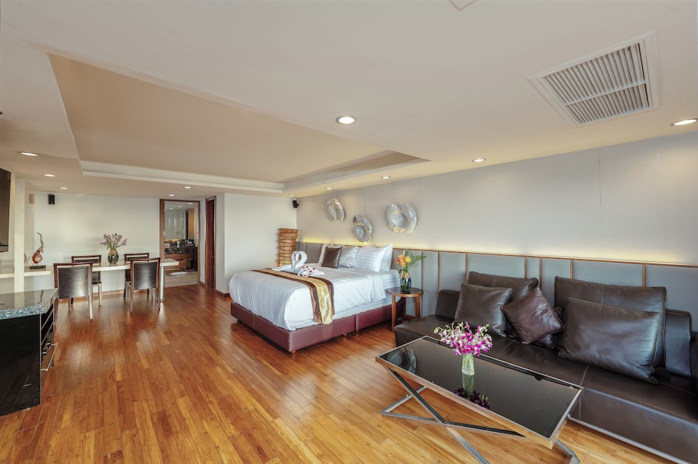 Koi Signature Villa 15/67
