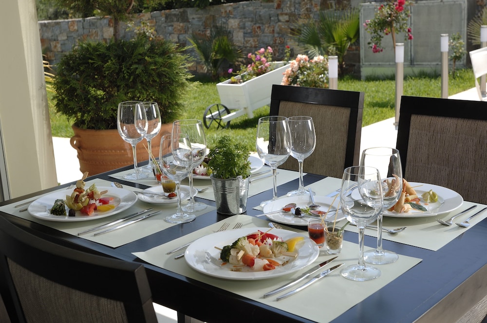 Angela Suites Boutique Hotel 43/61