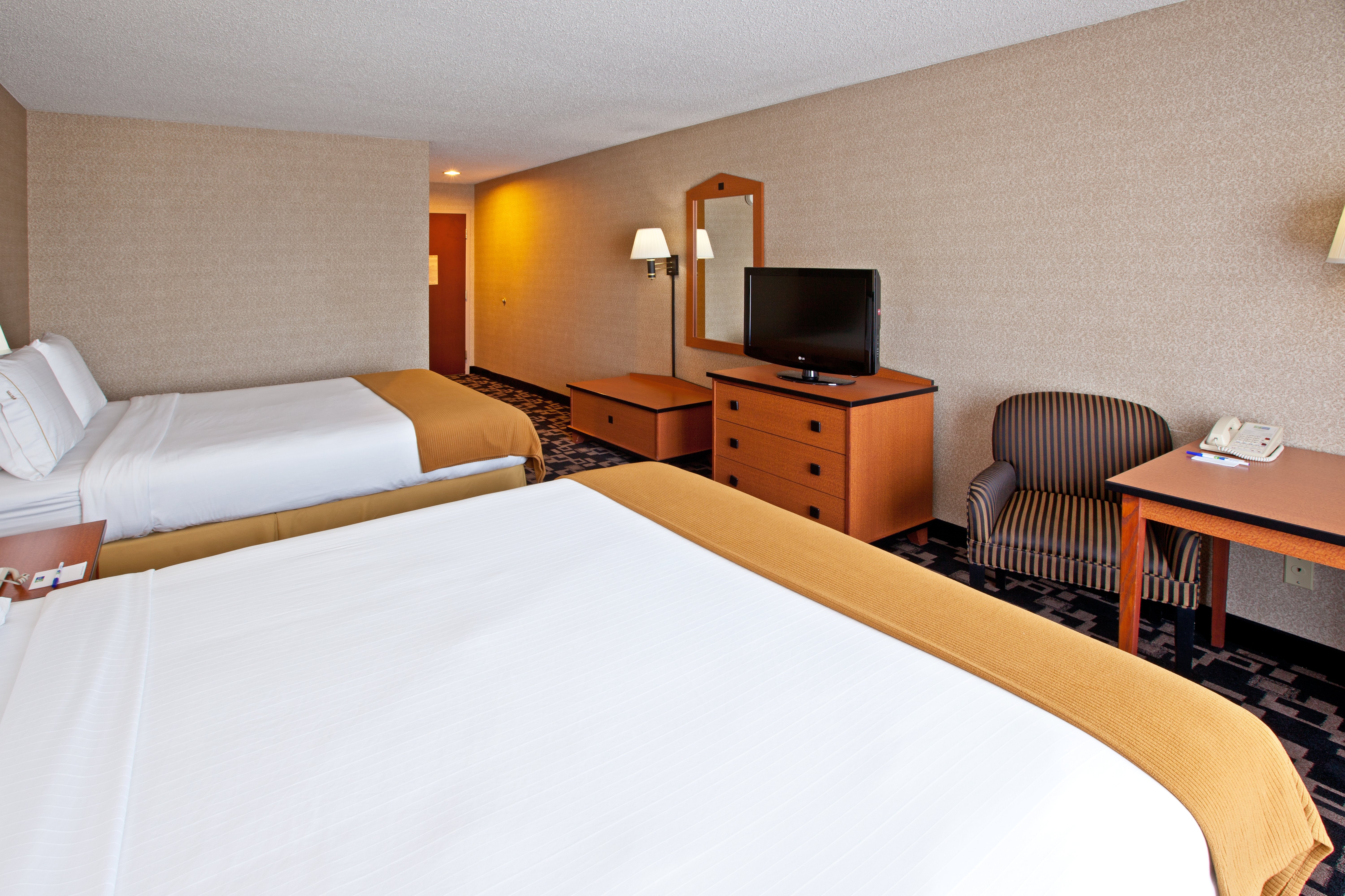 Holiday Inn Express Hotel And Suites Greenwood 21/66