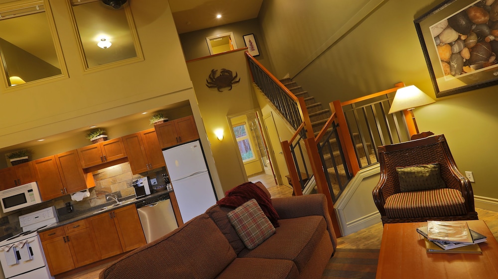 Long Beach Lodge Resort 45/72