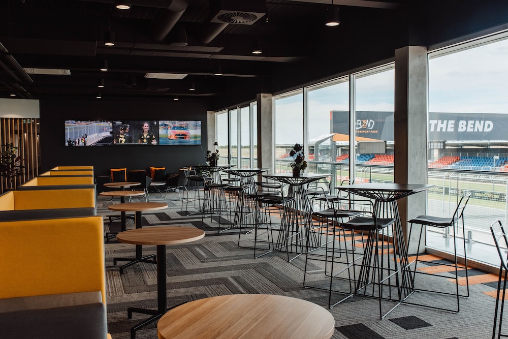 Rydges Pit Lane Hotel 33/50