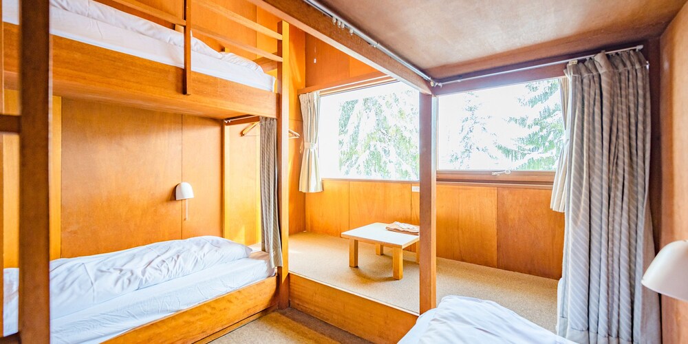 ROOM, BUNK BEDS, MOUNTAIN VIEW, SHARED BATHROOM
