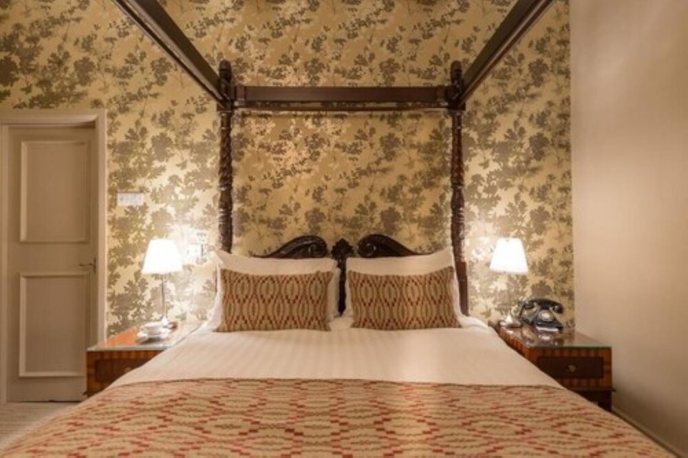 The Crown Manor House Hotel 23/42