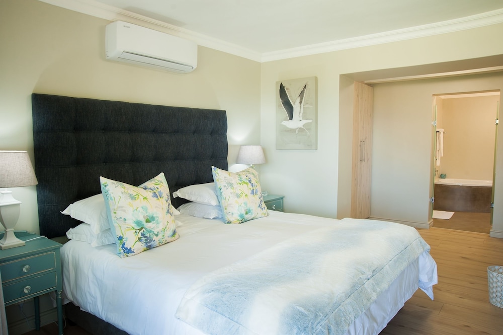 Four Palms Accommodation 16/64