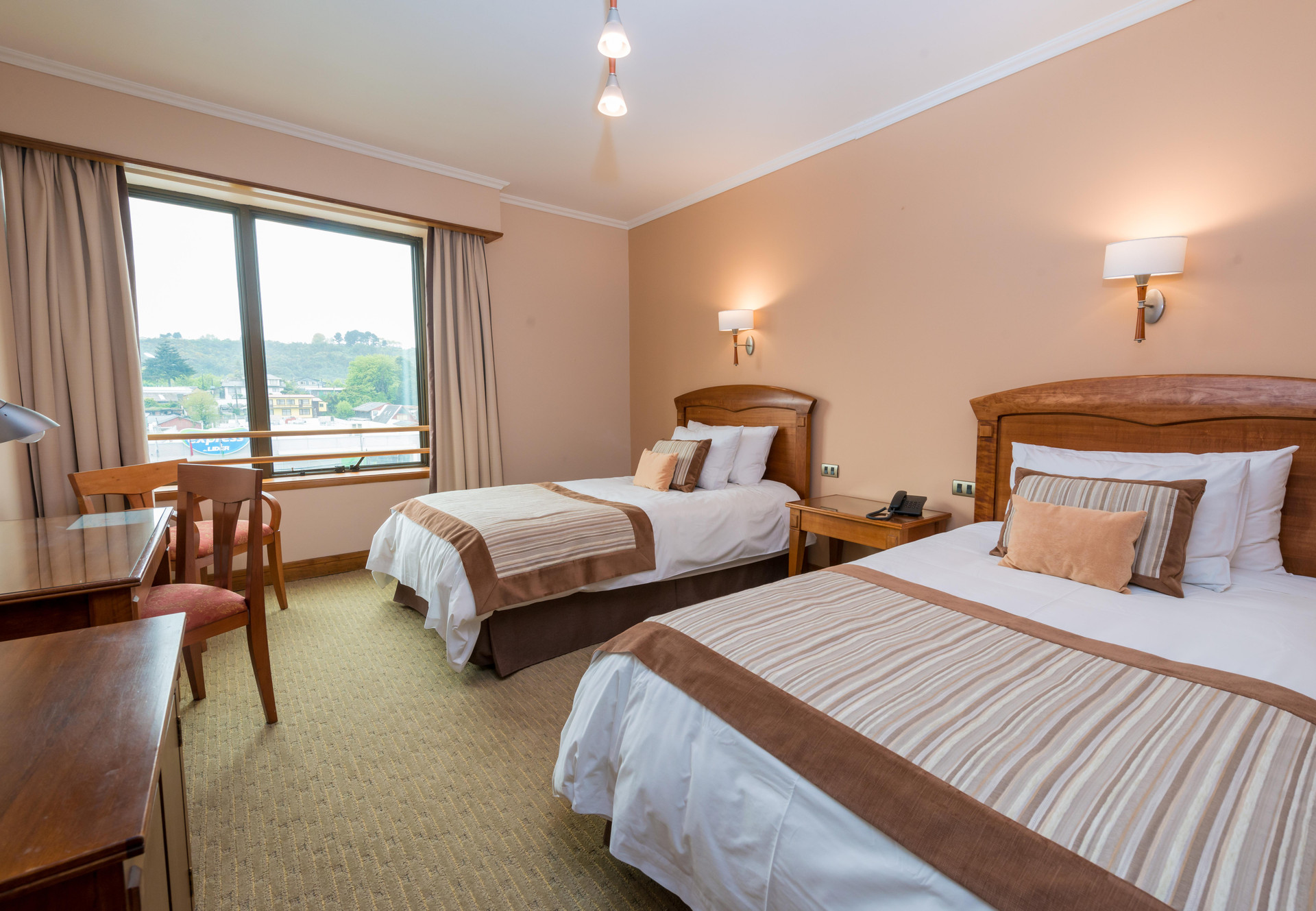 Standard, Twin Beds, Street View
