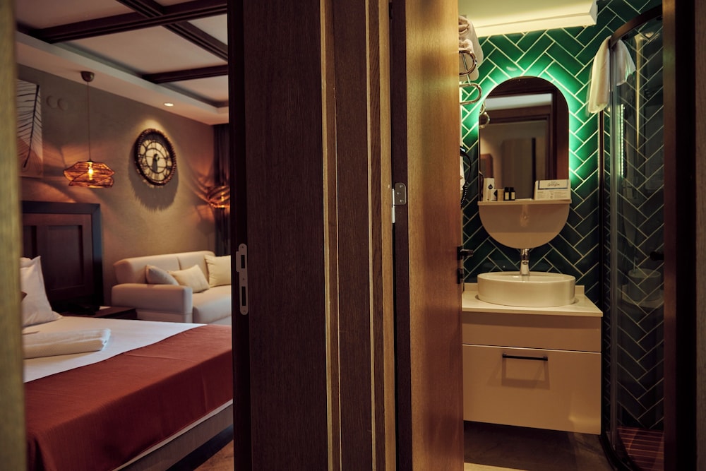 Parmos Otel 5/50
