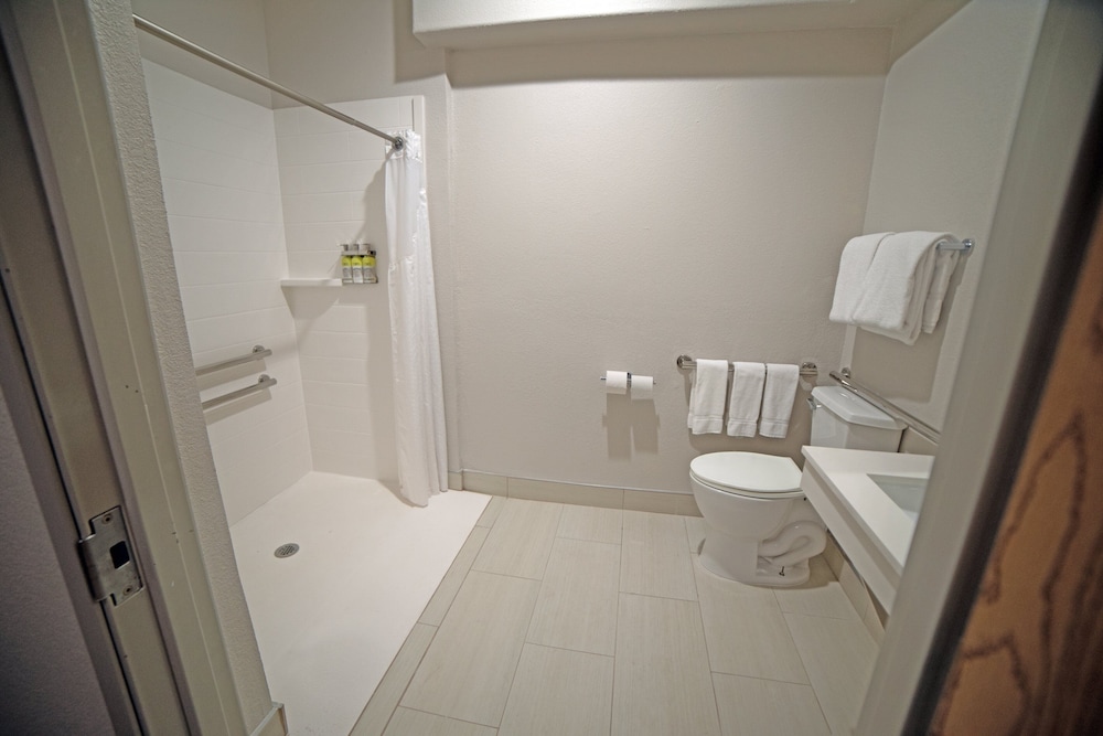 Holiday Inn Express Suites South Padre Island 20/62