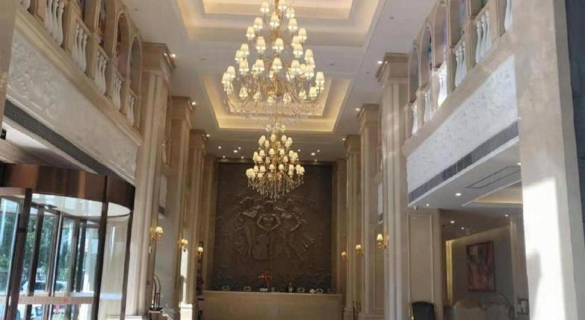 Vienna Hotel (Qujing Railway Station) 17/46