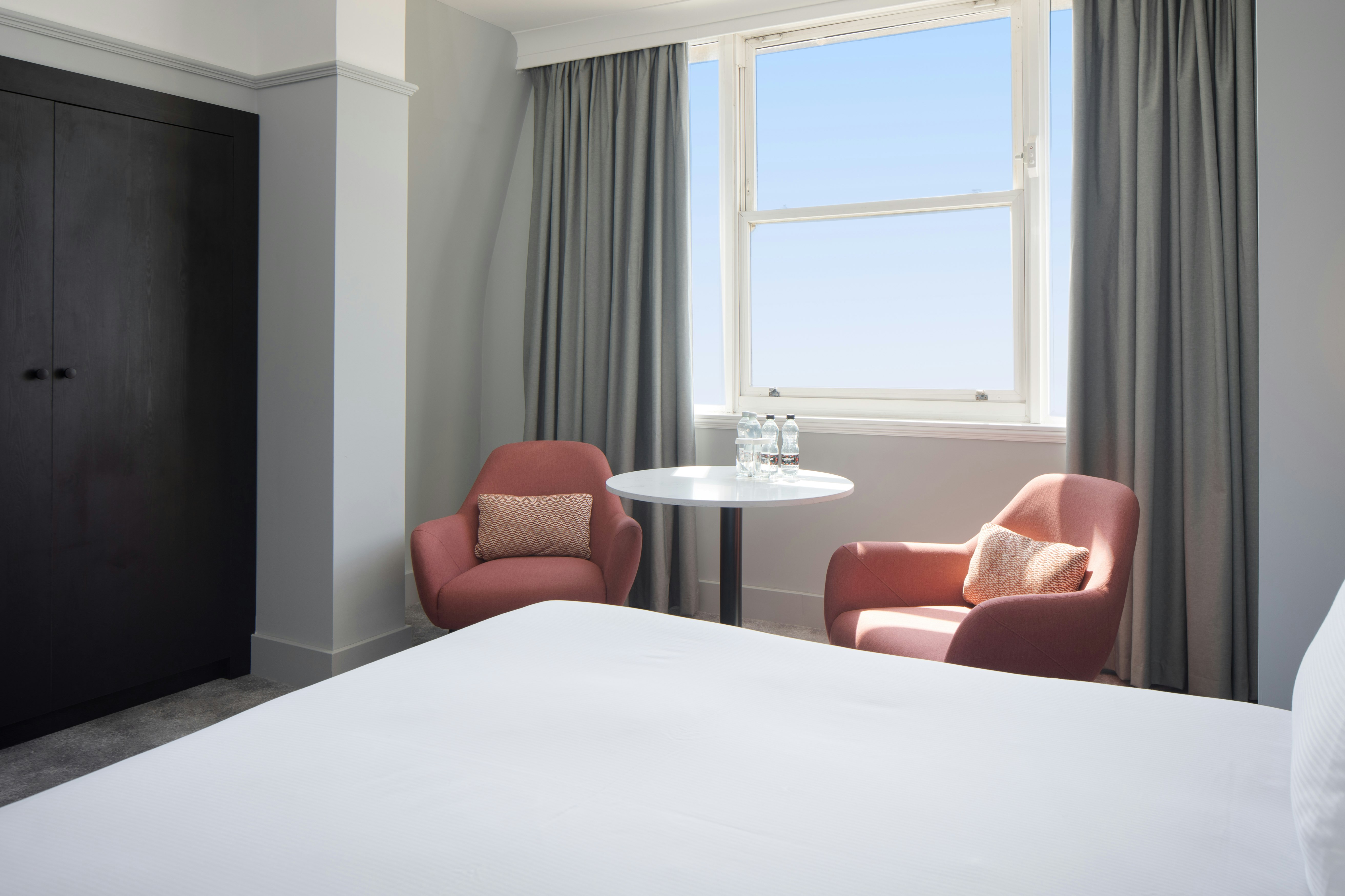 SUPERIOR, QUEEN BED, SEA VIEW