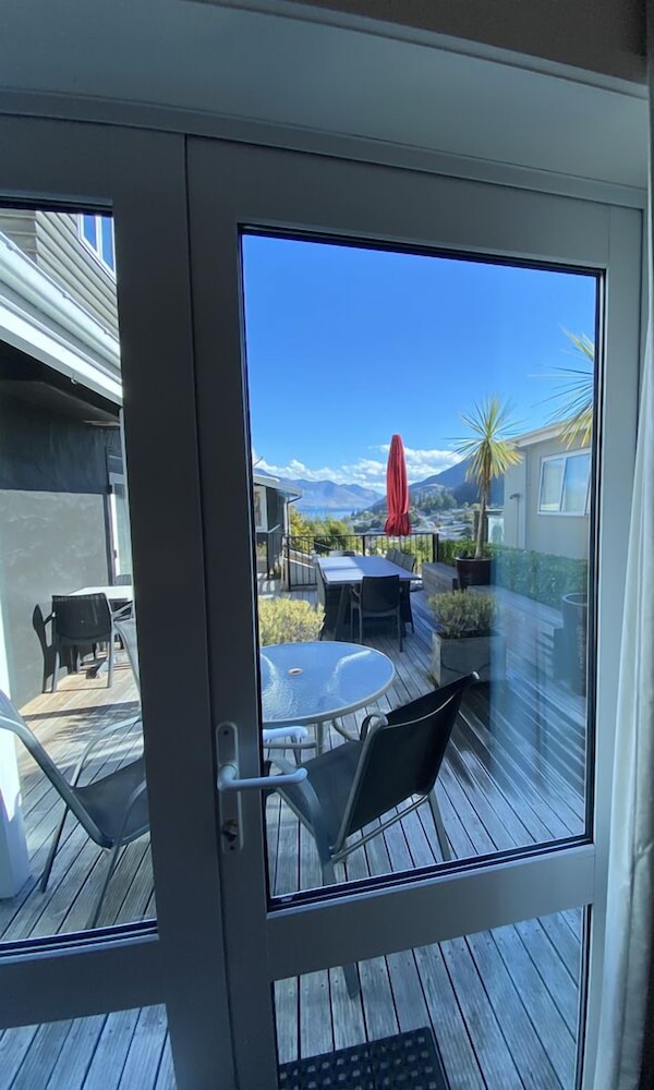 Queenstown House Boutique Bed and Breakfast and Apartments 23/50