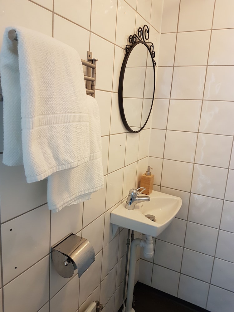 Smålandsstenar Hotell 36/37