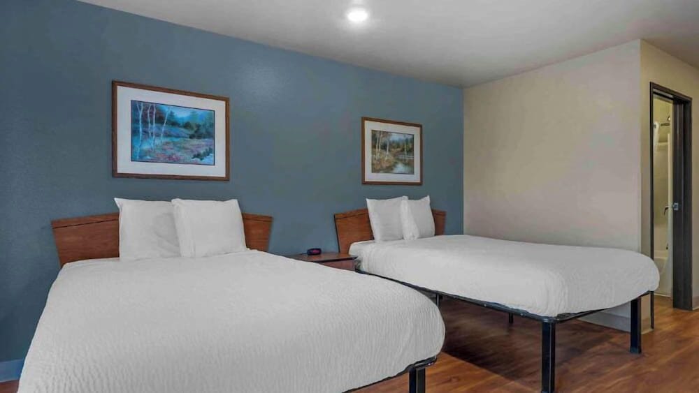 ROOM, 2 DOUBLE BEDS, KITCHEN, SMOKING