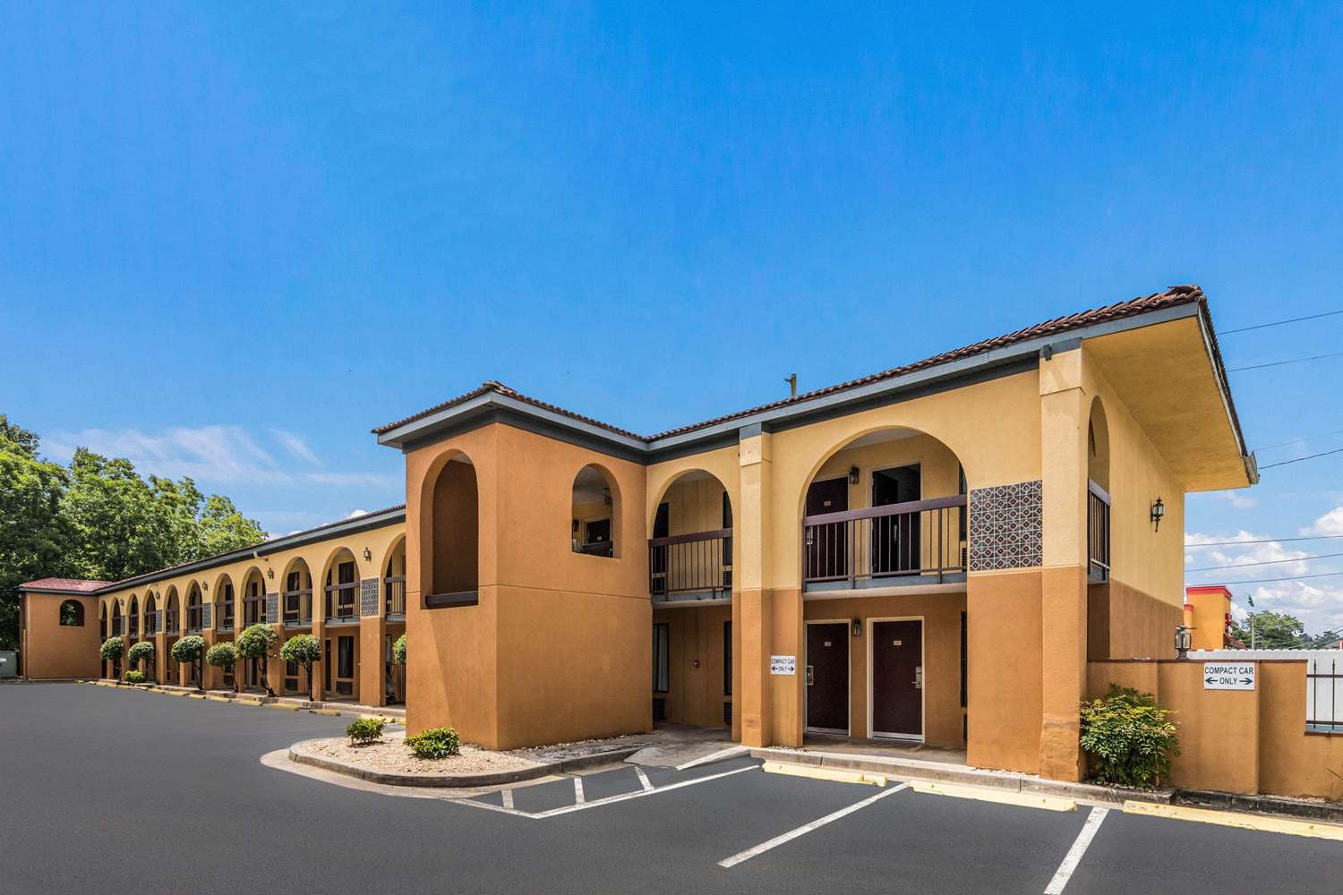 Econo Lodge Gainesville Downtown Area 3/33