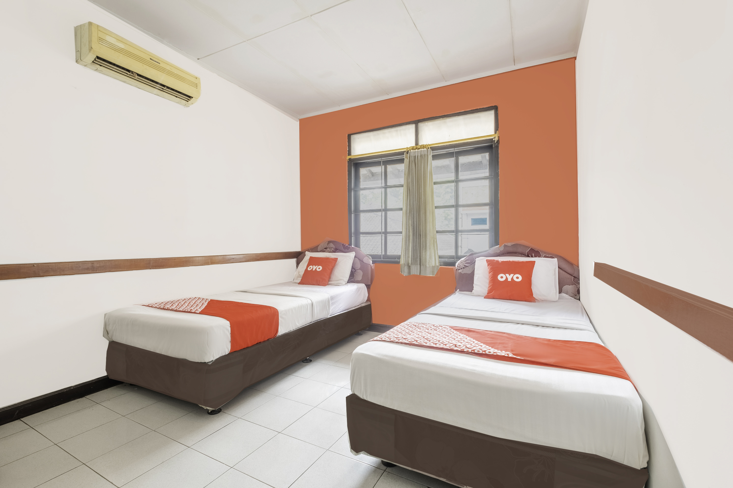 OYO 1945 Hotel Bali Near RS Muhammadiyah 18/53