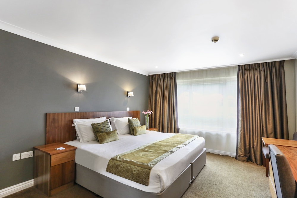 Stoke By Nayland Hotel 18/80