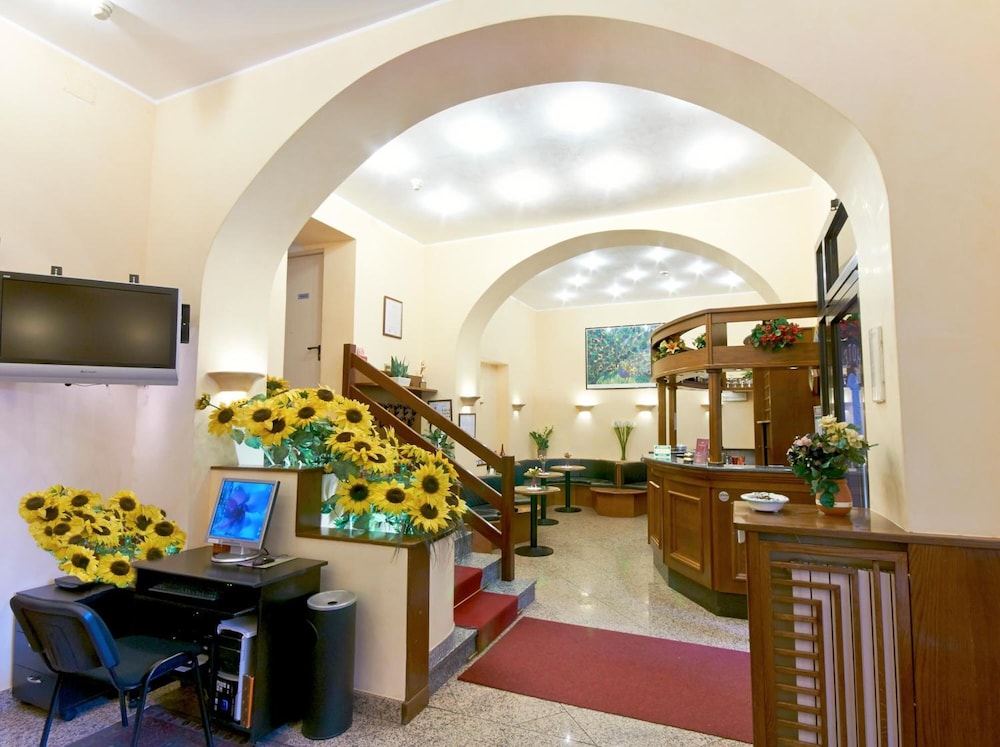 HOTEL PAVONE 43/45