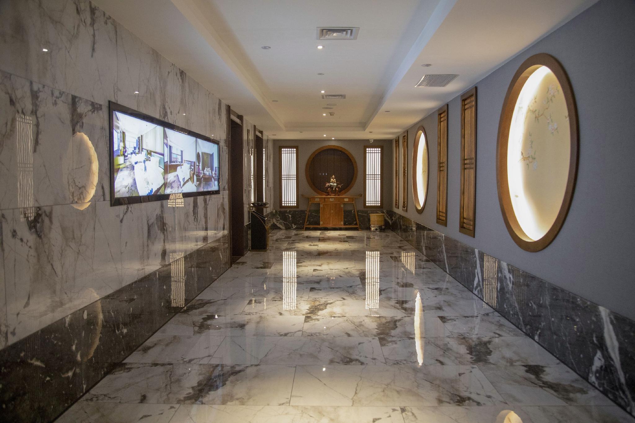 Yan Wenlv Hotel 24/33